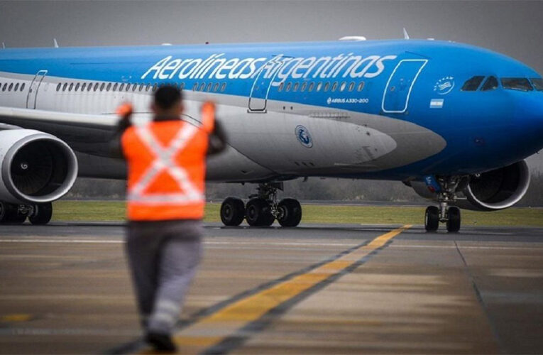 Kicillof rechaza la venta de Aerolíneas Argentinas y asegura que la Provincia se puede hacer cargo