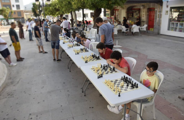 Jornada recreativa navideña: Partidas de ajedrez y boccia