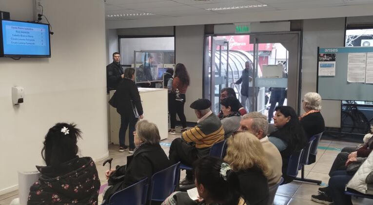 Jubilados, pensionados y titulares de asignaciones pueden elegir en libertad el medio de cobro