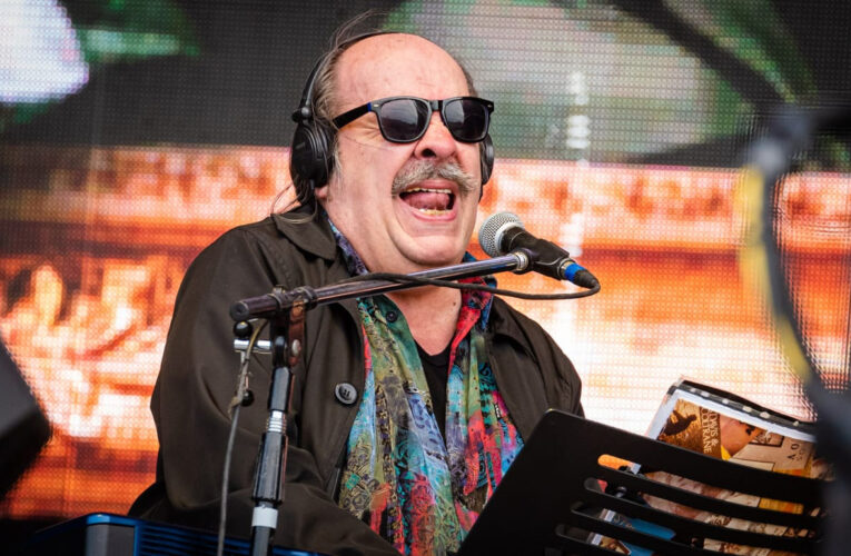 El eterno Litto Nebbia se presentará en marzo en el teatro Unión