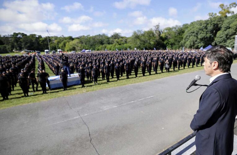 El intendente Javier Martínez puso su firma para el fondo de seguridad creado por Kicillof