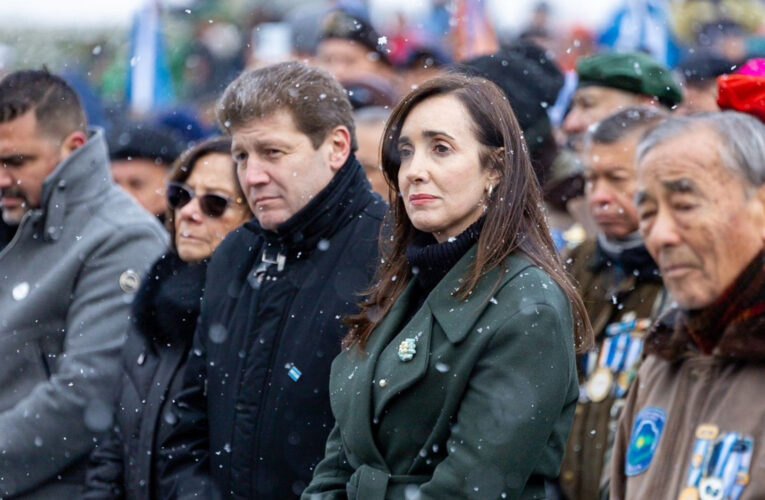 2 de abril: Villarruel en su discurso criticó la presencia ilegal de los británicos en el Atlántico Sur