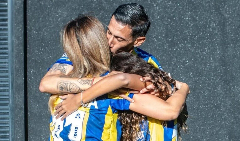 Rosario conmocionado por la vuelta de uno de «sus hijos prógido»