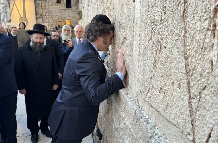 Milei volvió al Muro de los Lamentos