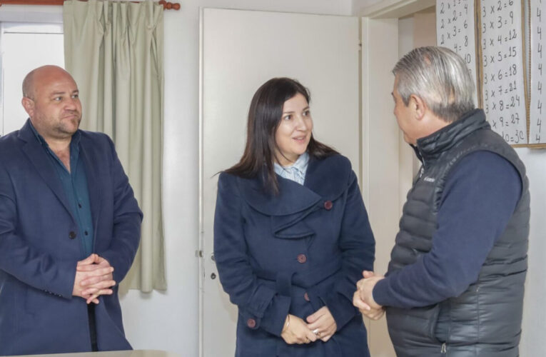 El intendente Martínez presentó a Luciana Sánchez como nueva subsecretaria de Educación