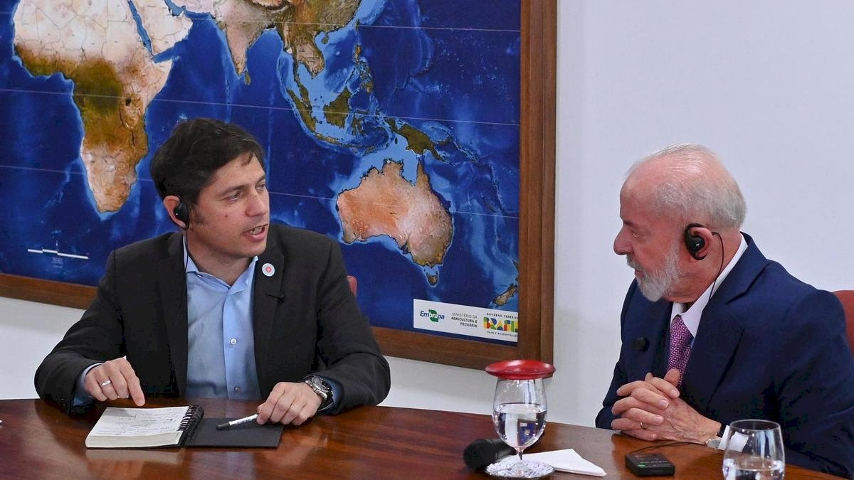 Kicillof (aspirante presidencial) se reunió con Lula da Silva en Brasil
