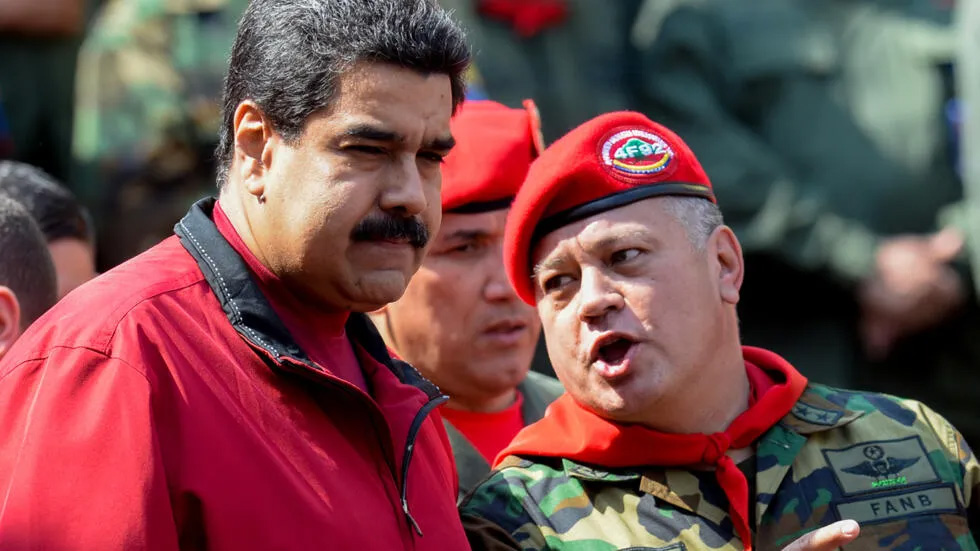 El número 2 de  Maduro acusó de traidores a Cristina y Alberto