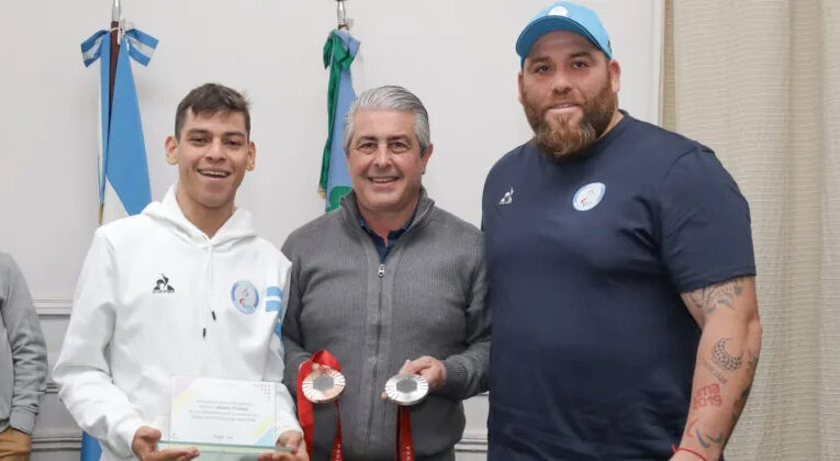 Nuestros representantes en los juegos paraolímpicos fueron recibidos por el intendente