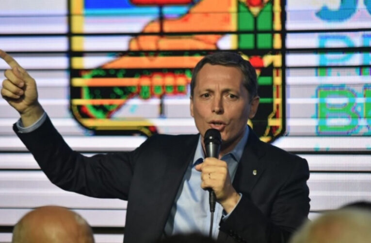 Gray contra Máximo Kirchner y La Cámpora: “Tirás una pala y salen todos corriendo”