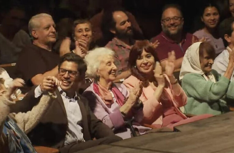 Estela de Carloto juntó a Kicillof y Cristina en un acto de Abuelas