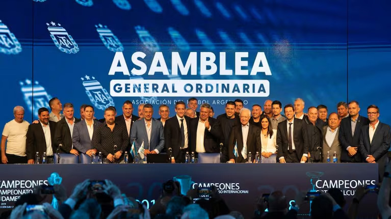 El Chiqui «pueblo» Tapia fue reelecto en la AFA