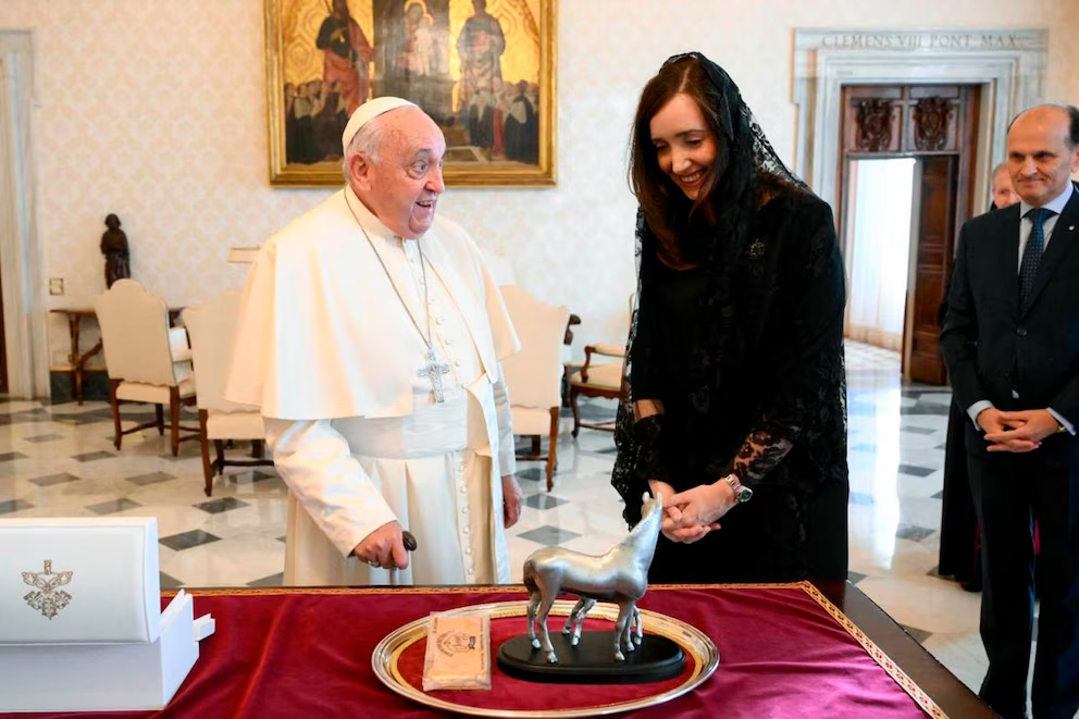 Villarruel: «El Papa tiene siempre presente a nuestro país»