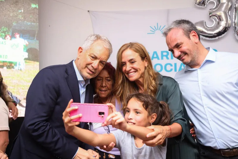 Alak en La Plata retoma el programa de Chiche Duhalde, y vuelven a resurgir «Las Manzaneras»