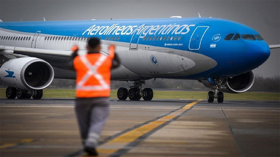 Kicillof rechaza la venta de Aerolíneas Argentinas y asegura que la Provincia se puede hacer cargo