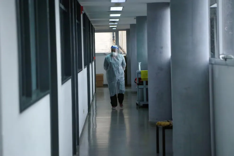 El gobierno anunció que los extranjeros deberán pagar por la salud y la educación