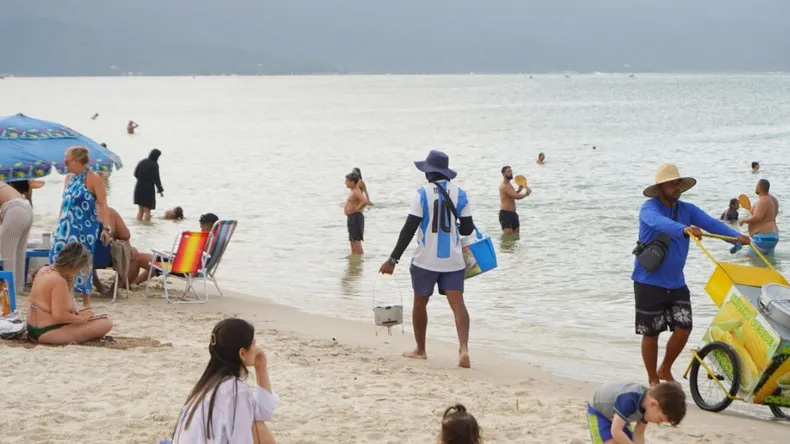 Por la fuga de turistas al exterior, el saldo turístico del verano es negativo