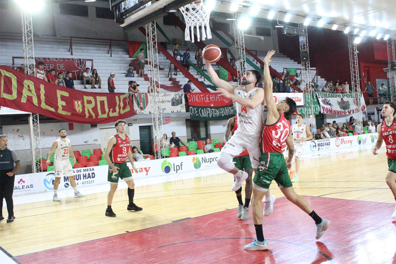 Pergamino Básquet volvió al triunfo en Junín