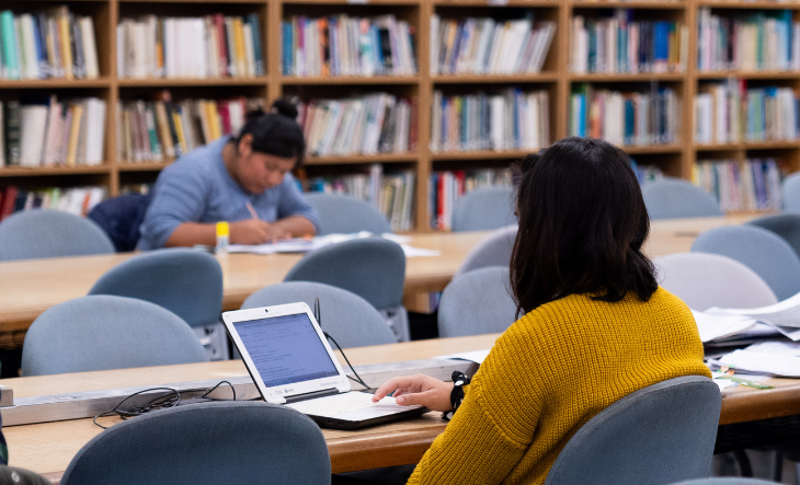 «Mientras haya transmisión de información, las bibliotecas vamos a existir siempre»