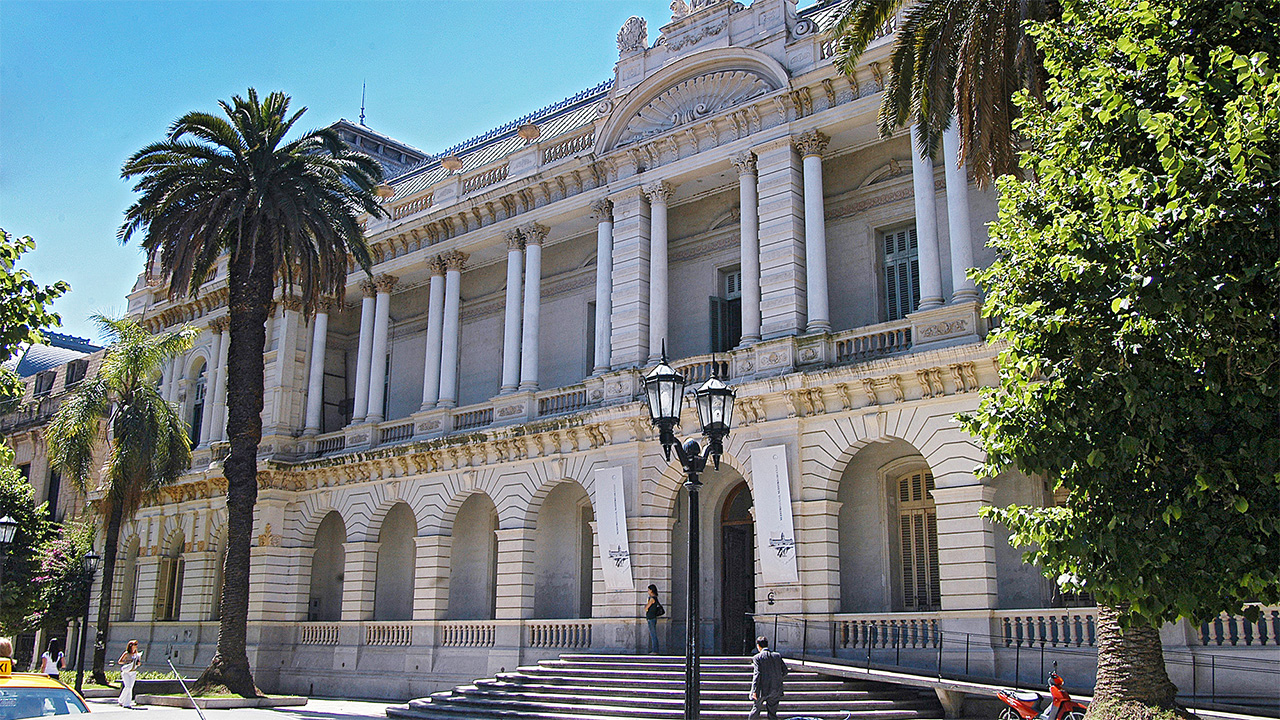 Advierten un paro docente para la tercera semana de marzo en la Universidad de Rosario