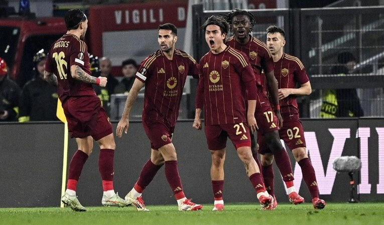 La «joya» la rompió frente al Porto con dos golazos, para avanzar a octavos