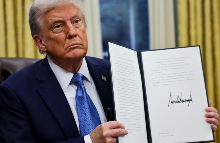 Los nuevos aranceles de Trump generan un enfrentamiento con China, Canadá y México