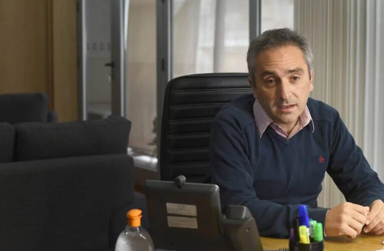 Larroque: «Ya discutir a Axel com líder me parece que es como querer tapar el sol con un dedo»
