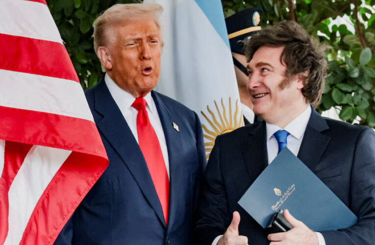 Trump a Milei: «Si pierde las elecciones nuestra generosidad no será la misma»
