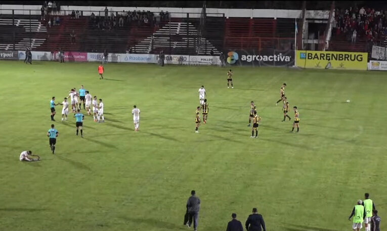 El Fogonero goleó a Olimpo de Bahía y sueña con el Ascenso