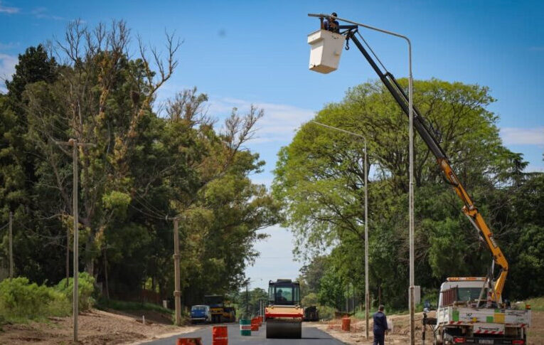 Luminarias LED: Avanza la iluminación en Avenida de la Cruz Gorordo