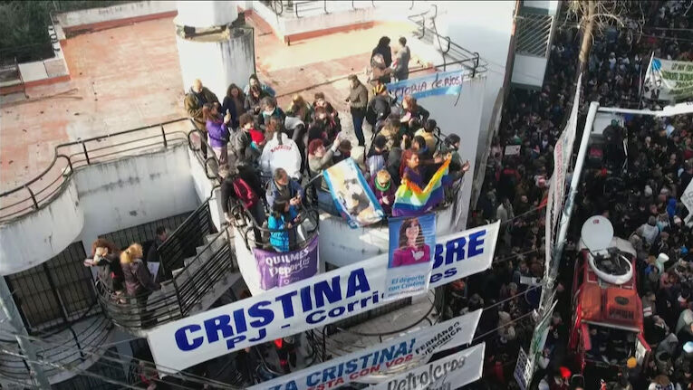 Causa Vialidad: Cristina Kirchner podrá acceder a la terraza de su domicilio dos horas por día