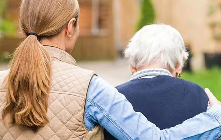 Cómo tramitar el subsidio para acompañantes terapéuticos y auxiliares domiciliarios con PAMI