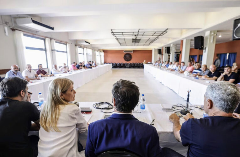 Kicillof juntó a su equipo. Reelecciones indefinidas y renovación en el PJ bonaerense