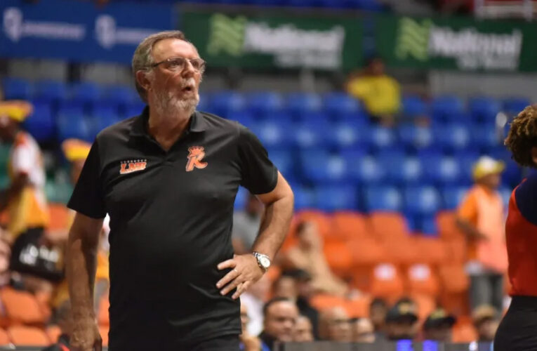 Pergamino Básquet tocó fondo y vuelve el “Loro” Maffei