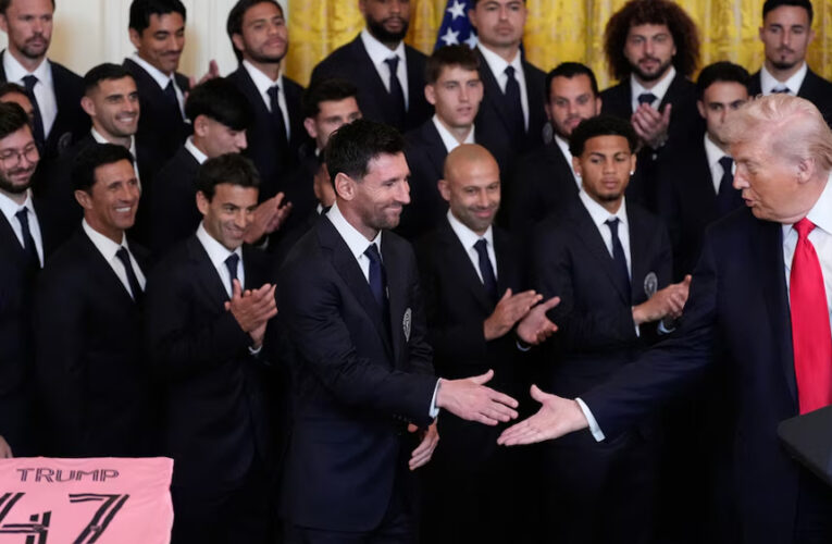 Dos potencias se saludan