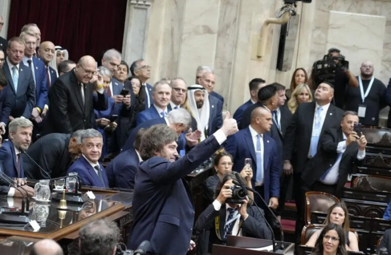 Apertura (picante) de sesiones ordinarias en el Congreso Nacional