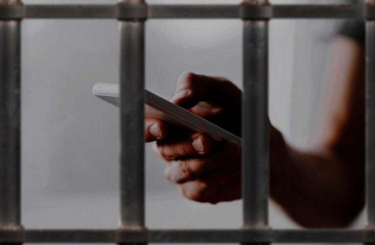 LLA busca prohibir los celulares en cárceles bonaerenses «para que dejen de ser un call centers del delito»