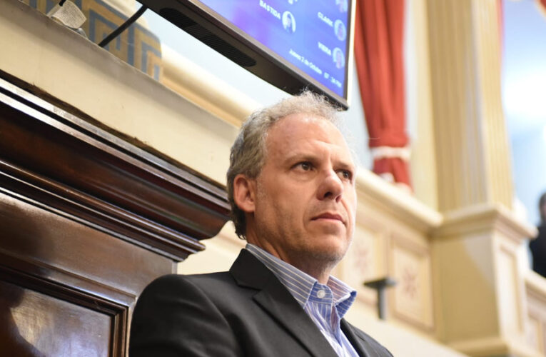 El senador Rico Zini cruzó al gobernador por su discurso