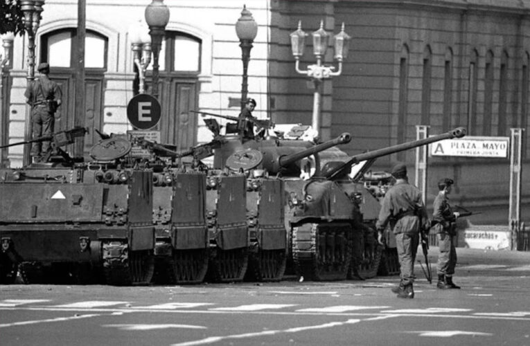 «76», de Felipe Pigna: la necesidad de comprender