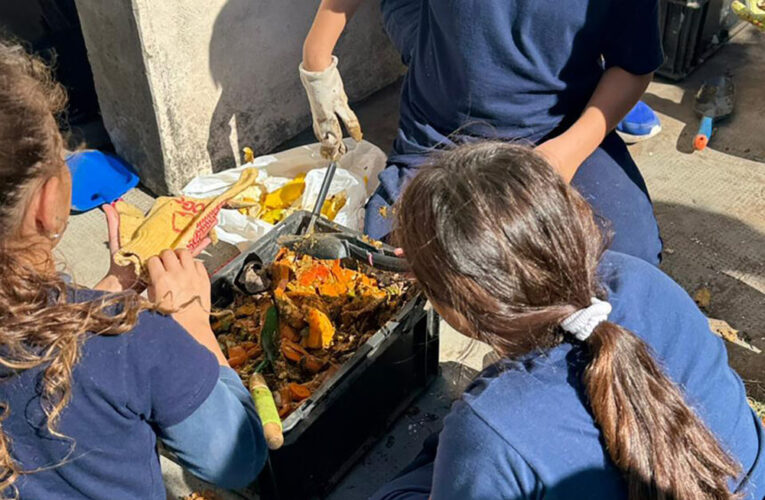 Aprender haciendo: jornada de compostaje en la Primaria Monseñor Scalabrini