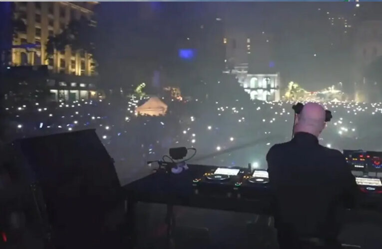 El DJ Padre Guilherme «llenó» la Plaza de Mayo con un homenaje al Papa Francisco