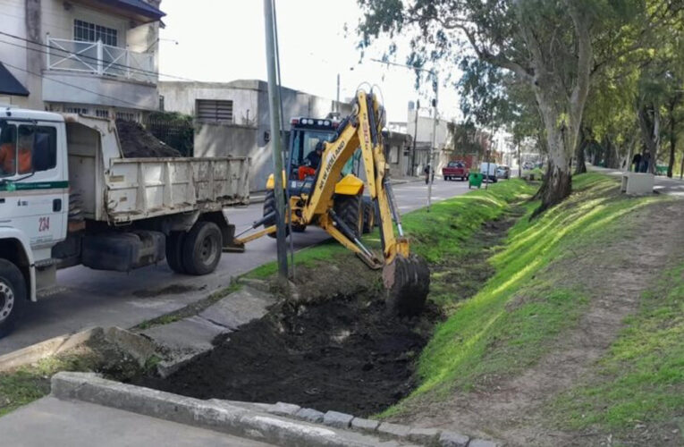 Continúan los trabajos de mantenimiento y limpieza de desagües pluviales