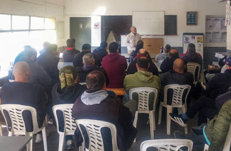 Capacitan al personal de la Patrulla Urbana en el uso de armas no letales